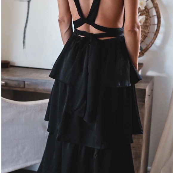 Black Gown with Plunging Neckline & Tiered Ruffle Skirt - Customizable Top - Picture 2 of 3